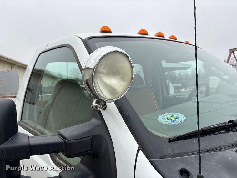 image for item FB3540 2008 Ford F350 utility bed pickup truck