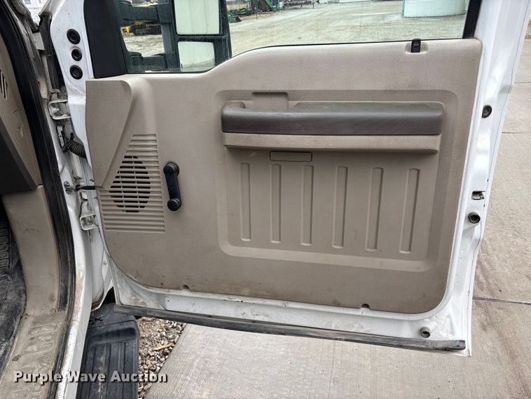 image for item FB3540 2008 Ford F350 utility bed pickup truck