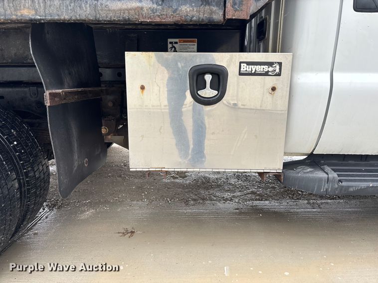 image for item FB3541 2016 Ford F550 dump truck