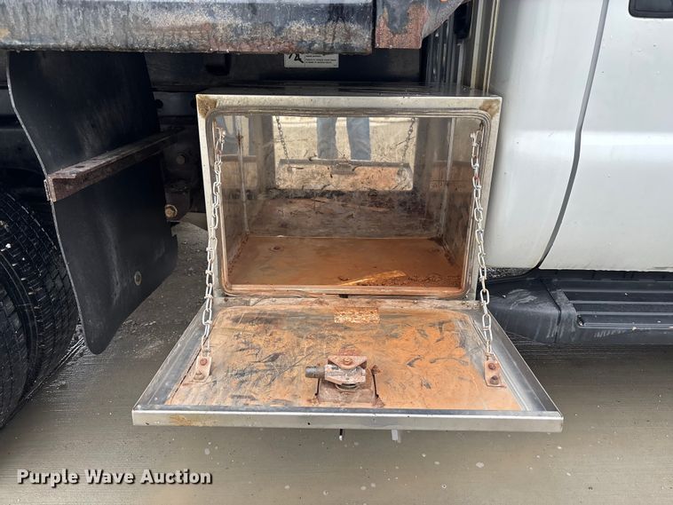 image for item FB3541 2016 Ford F550 dump truck