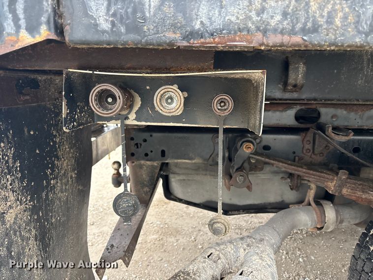 image for item FB3541 2016 Ford F550 dump truck