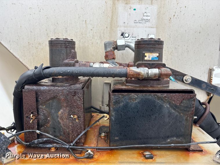 image for item FB3541 2016 Ford F550 dump truck