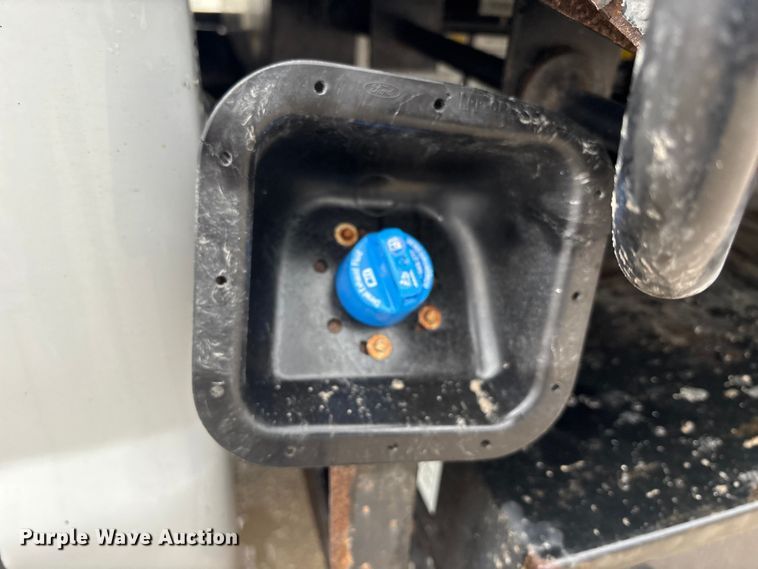 image for item FB3541 2016 Ford F550 dump truck