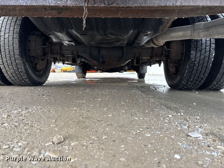 image for item FB3541 2016 Ford F550 dump truck