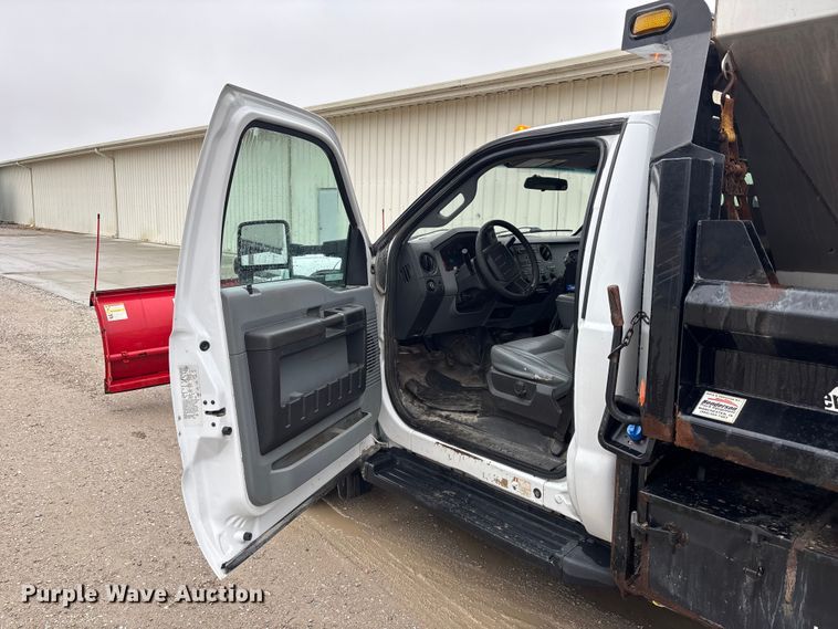 image for item FB3541 2016 Ford F550 dump truck