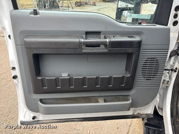 image for item FB3541 2016 Ford F550 dump truck