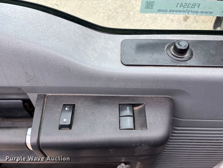 image for item FB3541 2016 Ford F550 dump truck