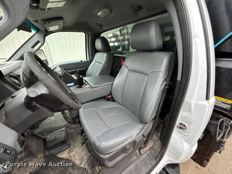 image for item FB3541 2016 Ford F550 dump truck