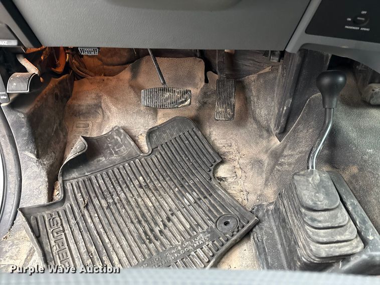 image for item FB3541 2016 Ford F550 dump truck