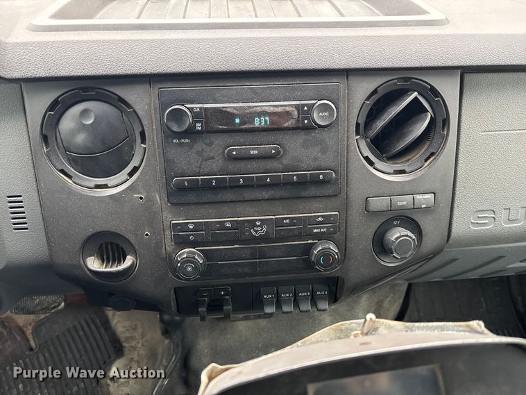 image for item FB3541 2016 Ford F550 dump truck