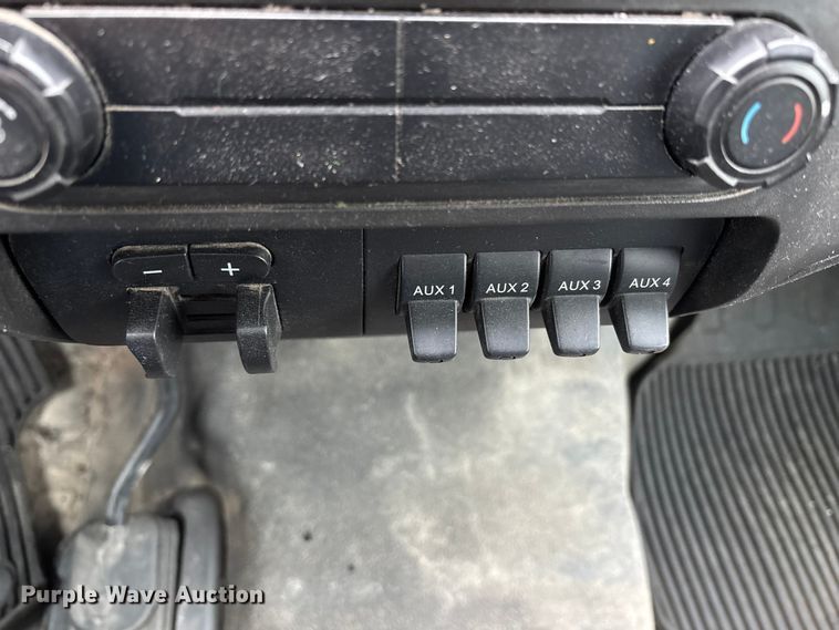 image for item FB3541 2016 Ford F550 dump truck