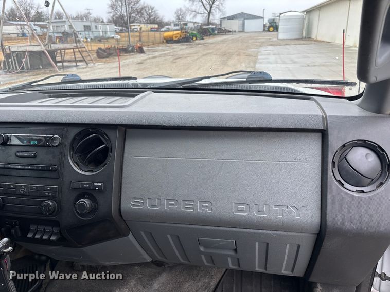 image for item FB3541 2016 Ford F550 dump truck