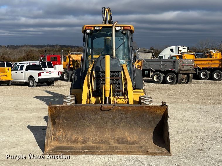 image for item FC1627 2005 John Deere 410G backhoe