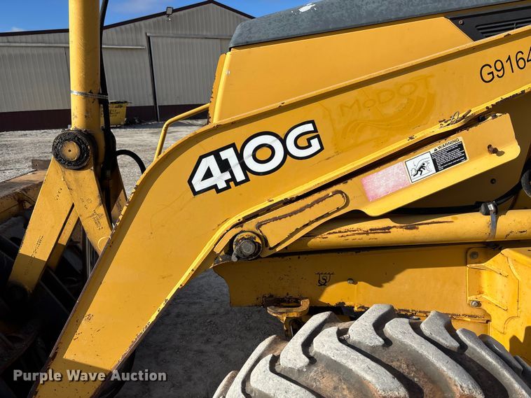 image for item FC1627 2005 John Deere 410G backhoe