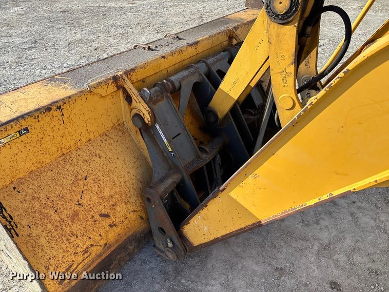 image for item FC1627 2005 John Deere 410G backhoe