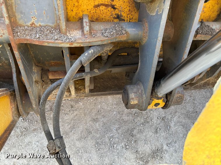 image for item FC1627 2005 John Deere 410G backhoe