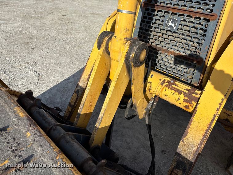 image for item FC1627 2005 John Deere 410G backhoe