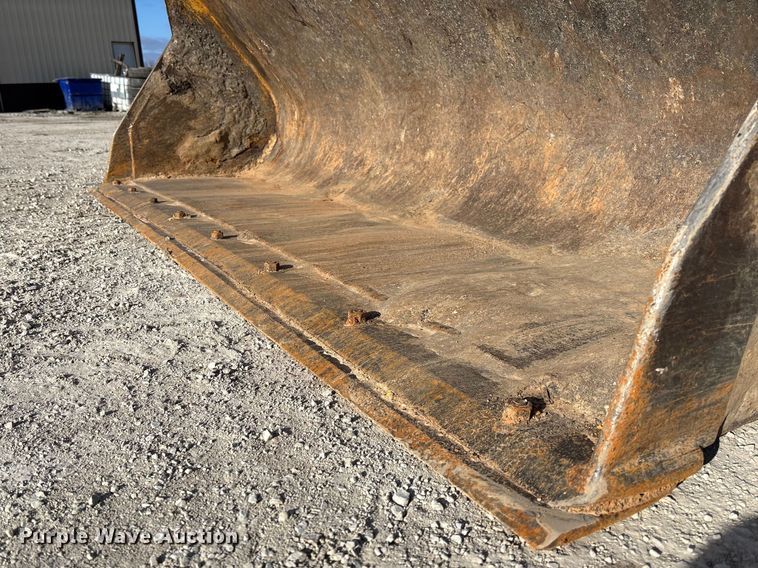 image for item FC1627 2005 John Deere 410G backhoe