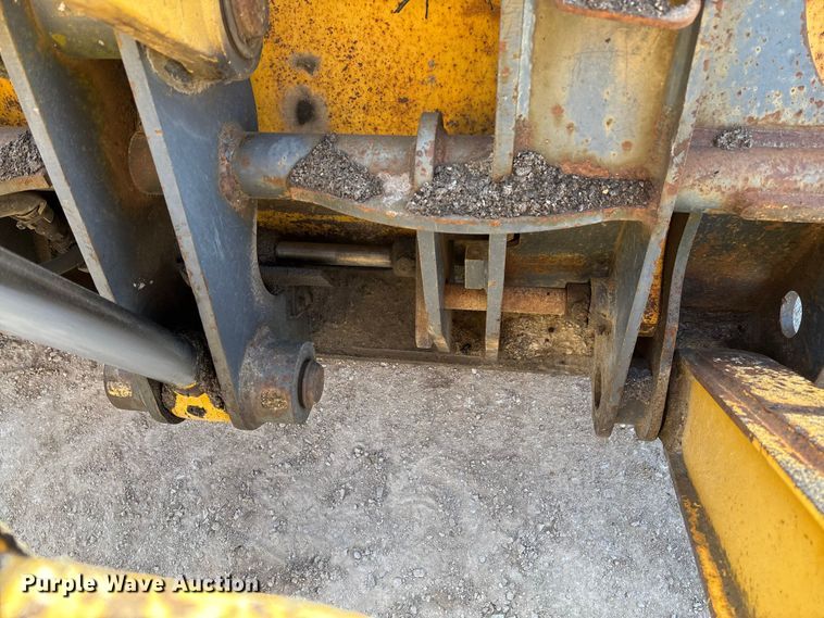 image for item FC1627 2005 John Deere 410G backhoe