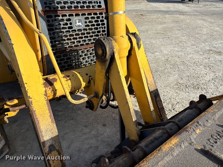 image for item FC1627 2005 John Deere 410G backhoe