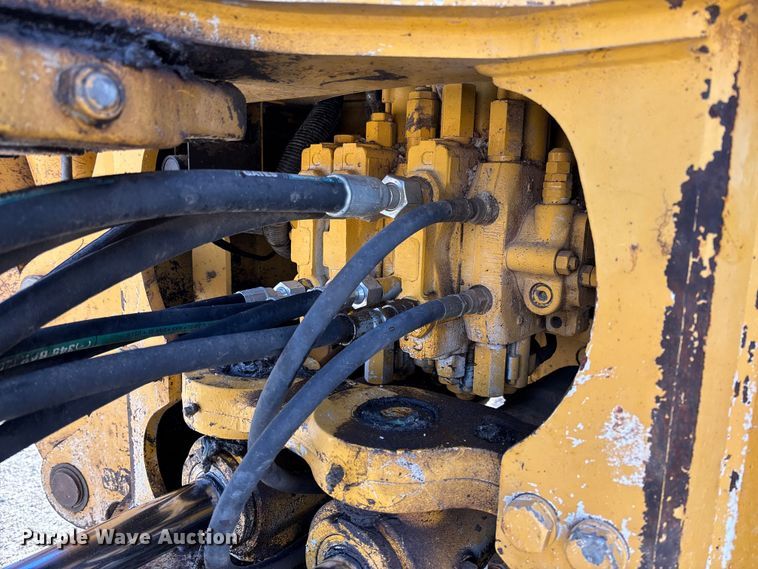 image for item FC1627 2005 John Deere 410G backhoe