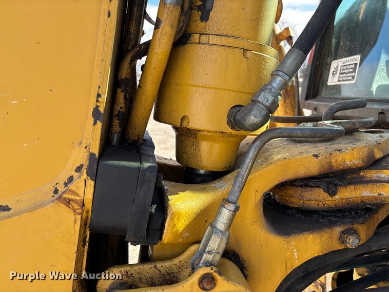 image for item FC1627 2005 John Deere 410G backhoe