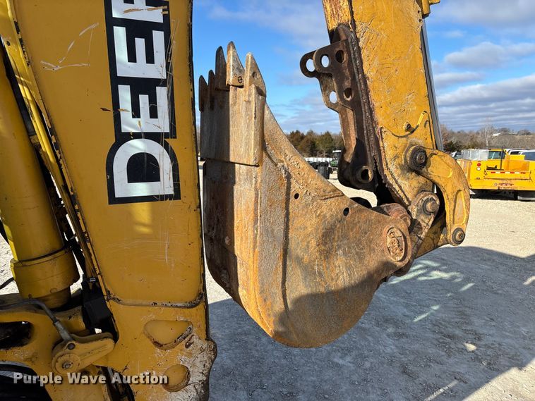 image for item FC1627 2005 John Deere 410G backhoe