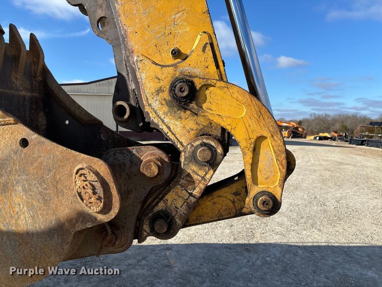 image for item FC1627 2005 John Deere 410G backhoe