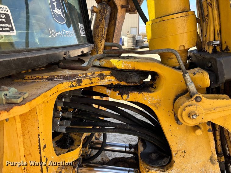image for item FC1627 2005 John Deere 410G backhoe