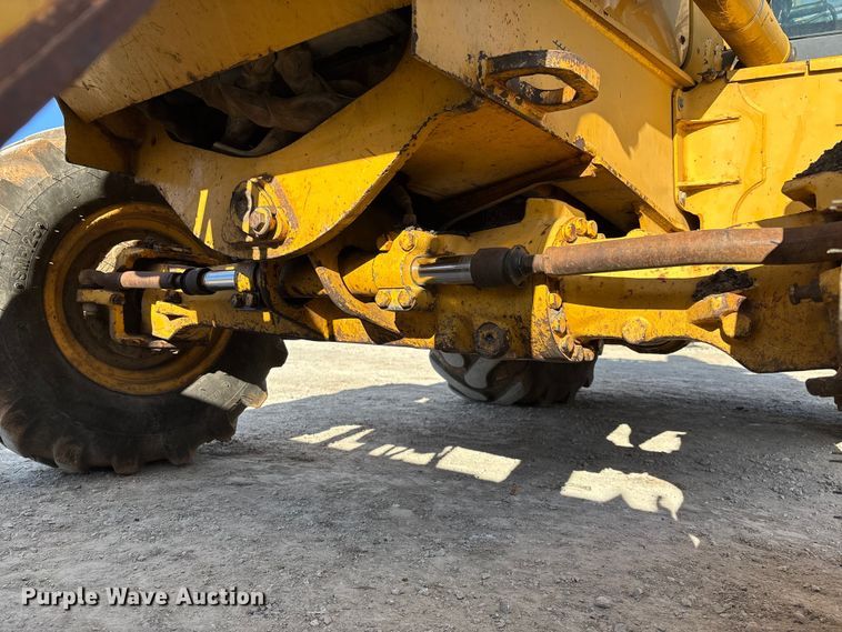 image for item FC1627 2005 John Deere 410G backhoe