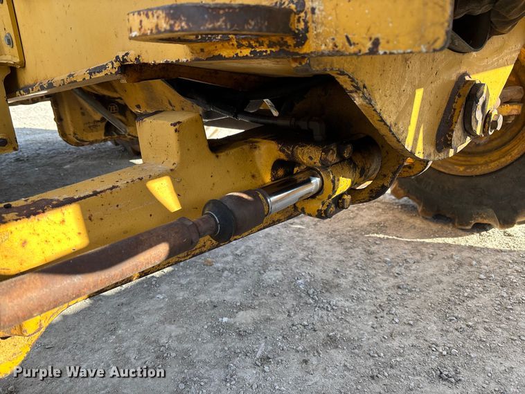 image for item FC1627 2005 John Deere 410G backhoe