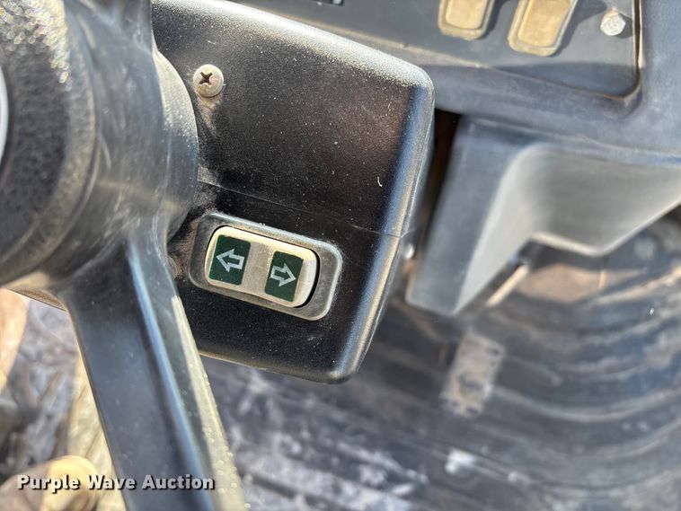 image for item FC1627 2005 John Deere 410G backhoe