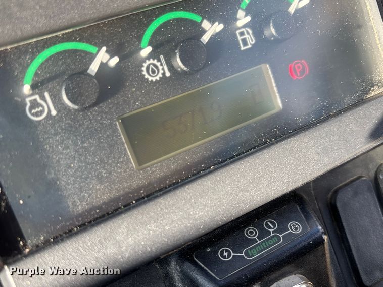 image for item FC1627 2005 John Deere 410G backhoe