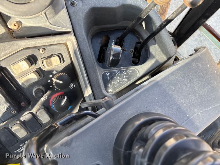 image for item FC1627 2005 John Deere 410G backhoe