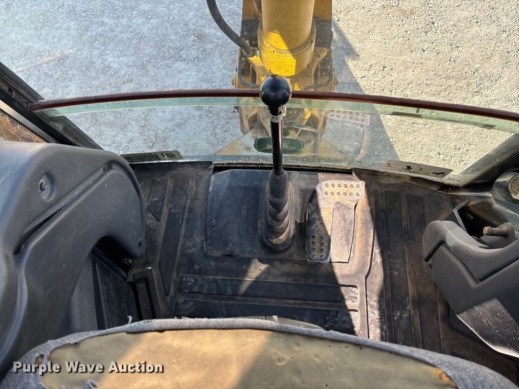 image for item FC1627 2005 John Deere 410G backhoe