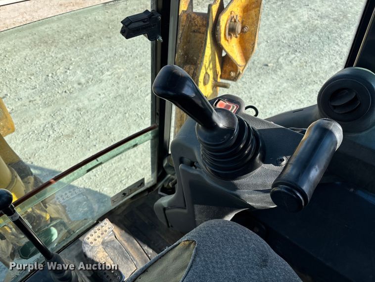 image for item FC1627 2005 John Deere 410G backhoe