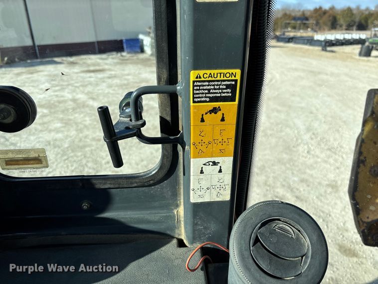 image for item FC1627 2005 John Deere 410G backhoe