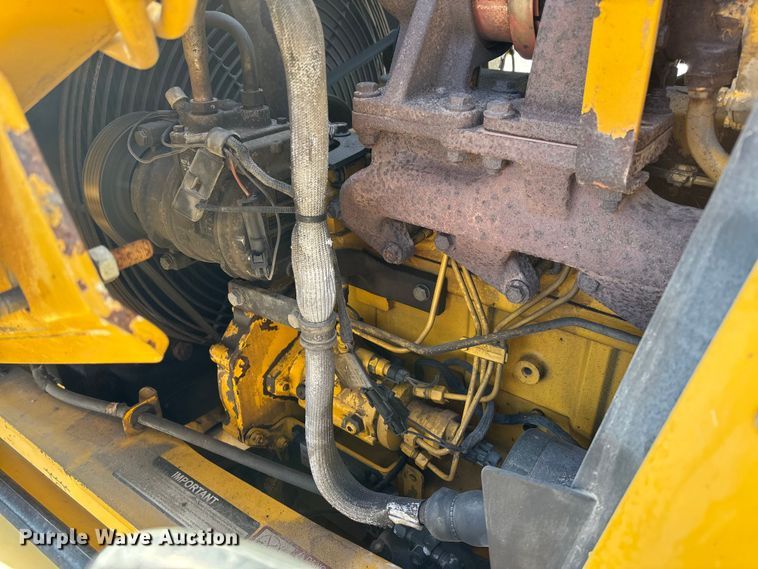 image for item FC1627 2005 John Deere 410G backhoe