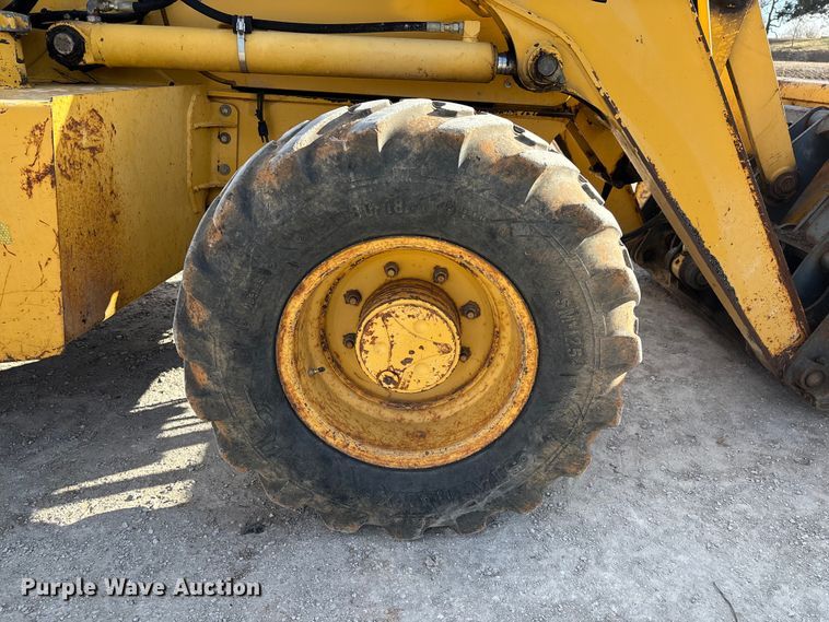 image for item FC1627 2005 John Deere 410G backhoe