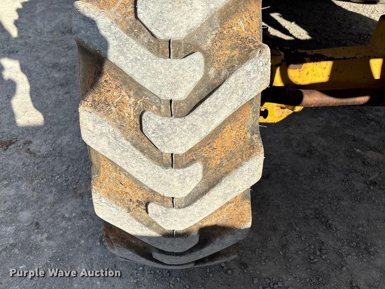 image for item FC1627 2005 John Deere 410G backhoe