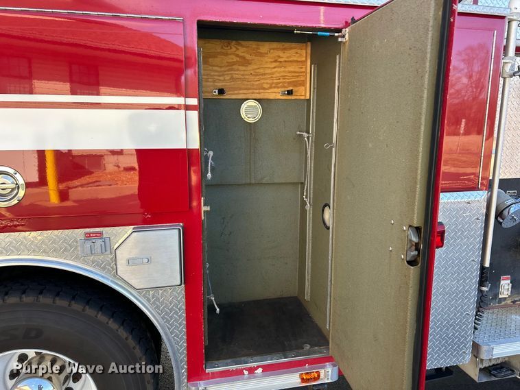 image for item FC5063 2000 American Lafrance Eagle ladder fire truck