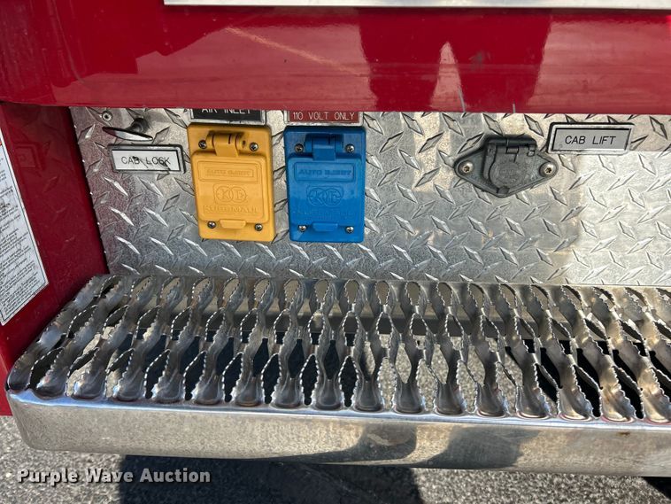 image for item FC5063 2000 American Lafrance Eagle ladder fire truck