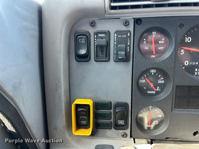 image for item FC5063 2000 American Lafrance Eagle ladder fire truck