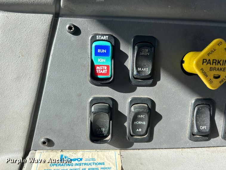 image for item FC5063 2000 American Lafrance Eagle ladder fire truck