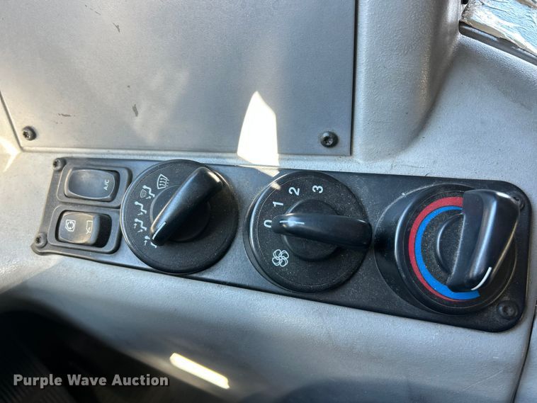 image for item FC5063 2000 American Lafrance Eagle ladder fire truck