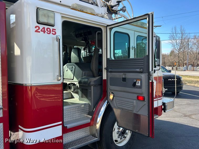 image for item FC5063 2000 American Lafrance Eagle ladder fire truck