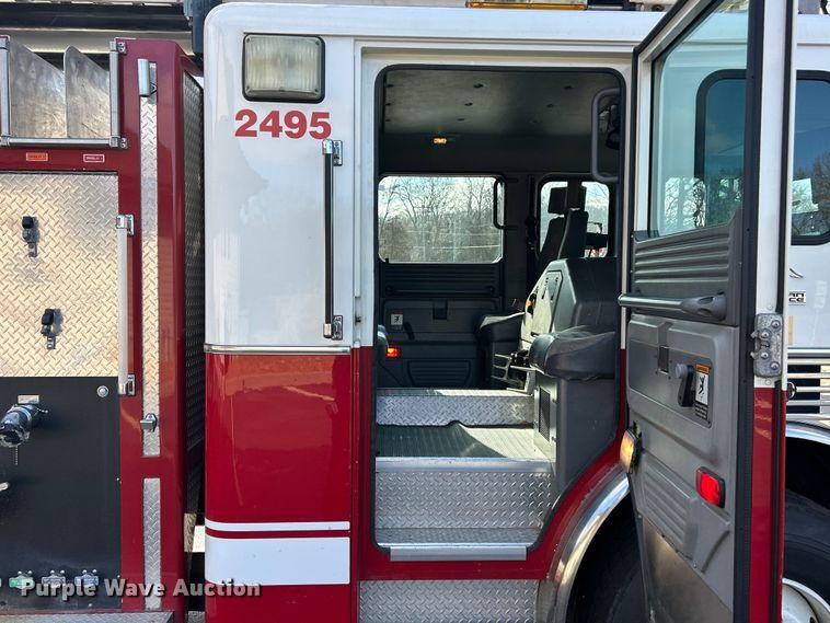 image for item FC5063 2000 American Lafrance Eagle ladder fire truck