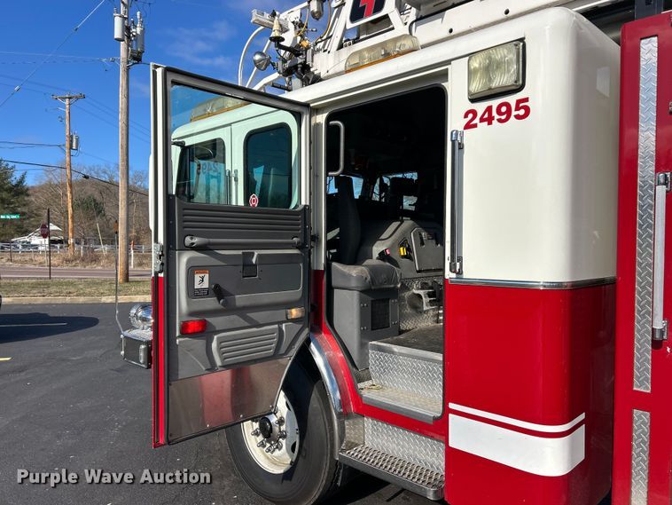 image for item FC5063 2000 American Lafrance Eagle ladder fire truck