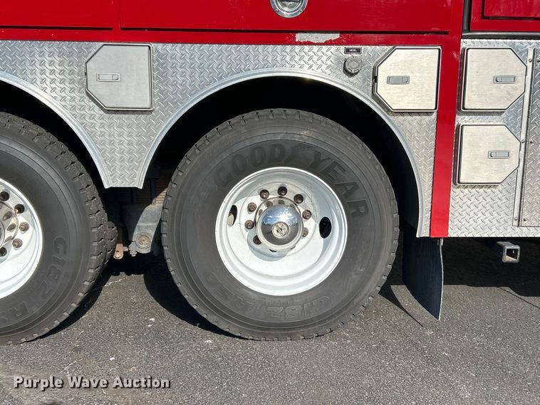 image for item FC5063 2000 American Lafrance Eagle ladder fire truck