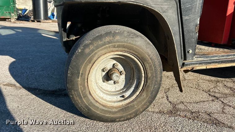 image for item FC5081 Cushman Turf-Truckster utility vehicle